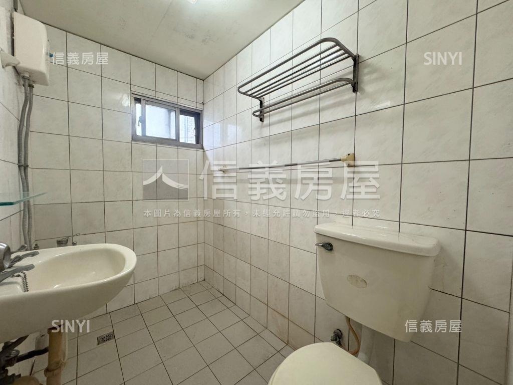 北區車水馬龍邊間透天店面房屋室內格局與周邊環境