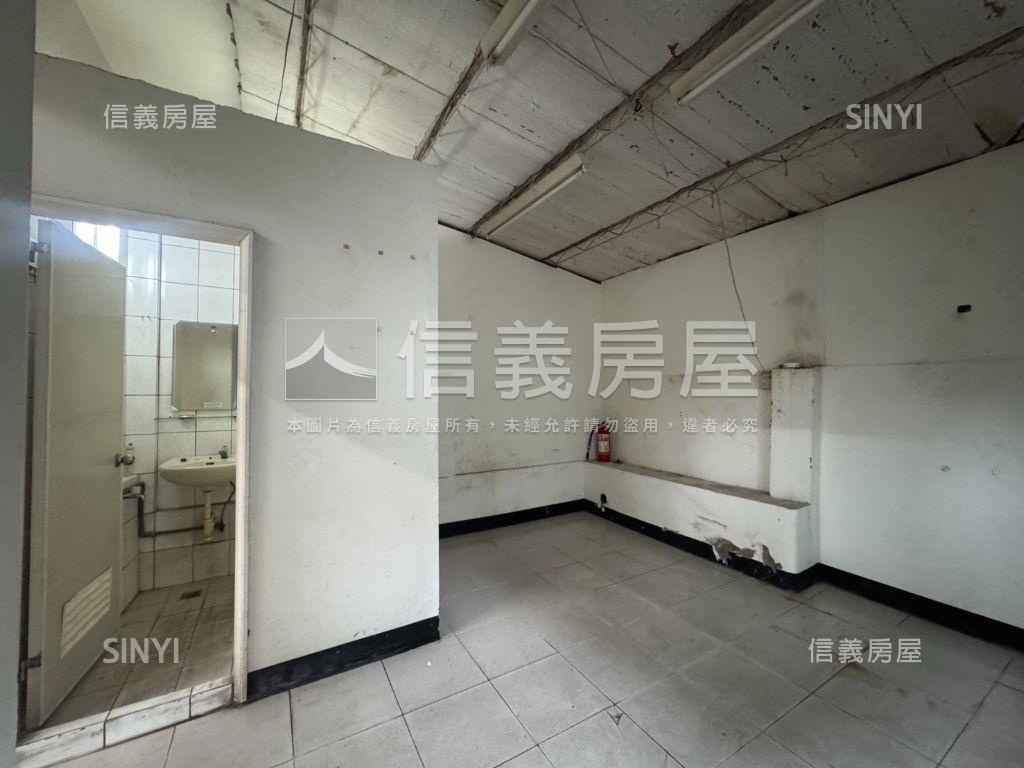 北區車水馬龍邊間透天店面房屋室內格局與周邊環境