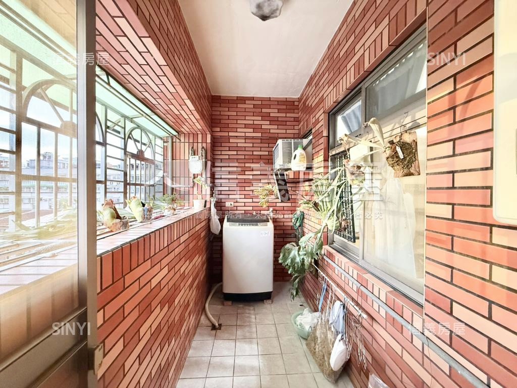 江翠優質三房車位稀有釋出房屋室內格局與周邊環境