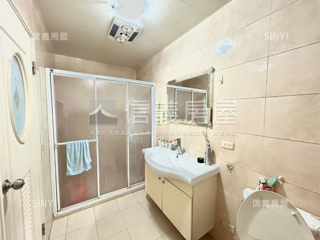 傳家堡別墅＿可停雙車房屋室內格局與周邊環境