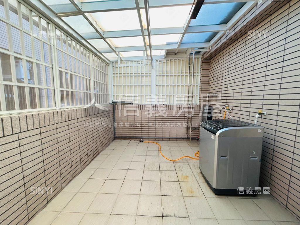 傳家堡別墅＿可停雙車房屋室內格局與周邊環境