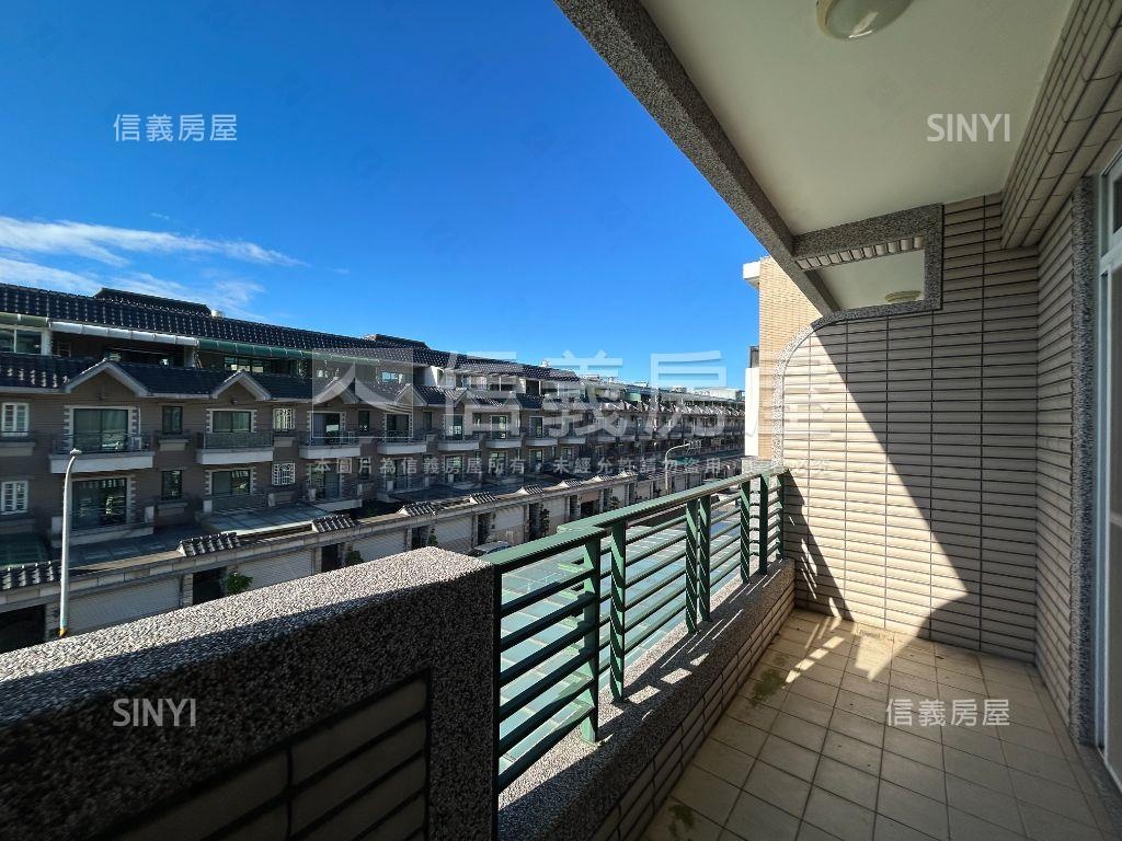 傳家堡別墅＿可停雙車房屋室內格局與周邊環境