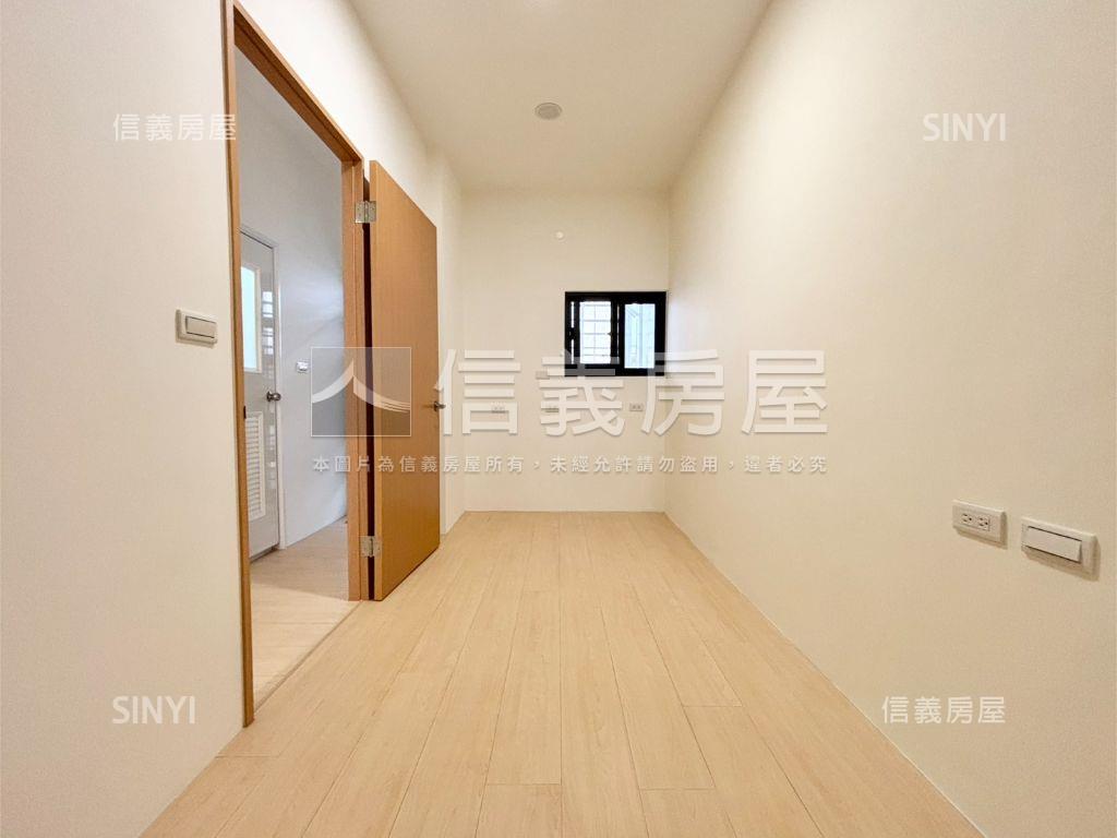 近捷運百萬裝潢臨路透天房屋室內格局與周邊環境