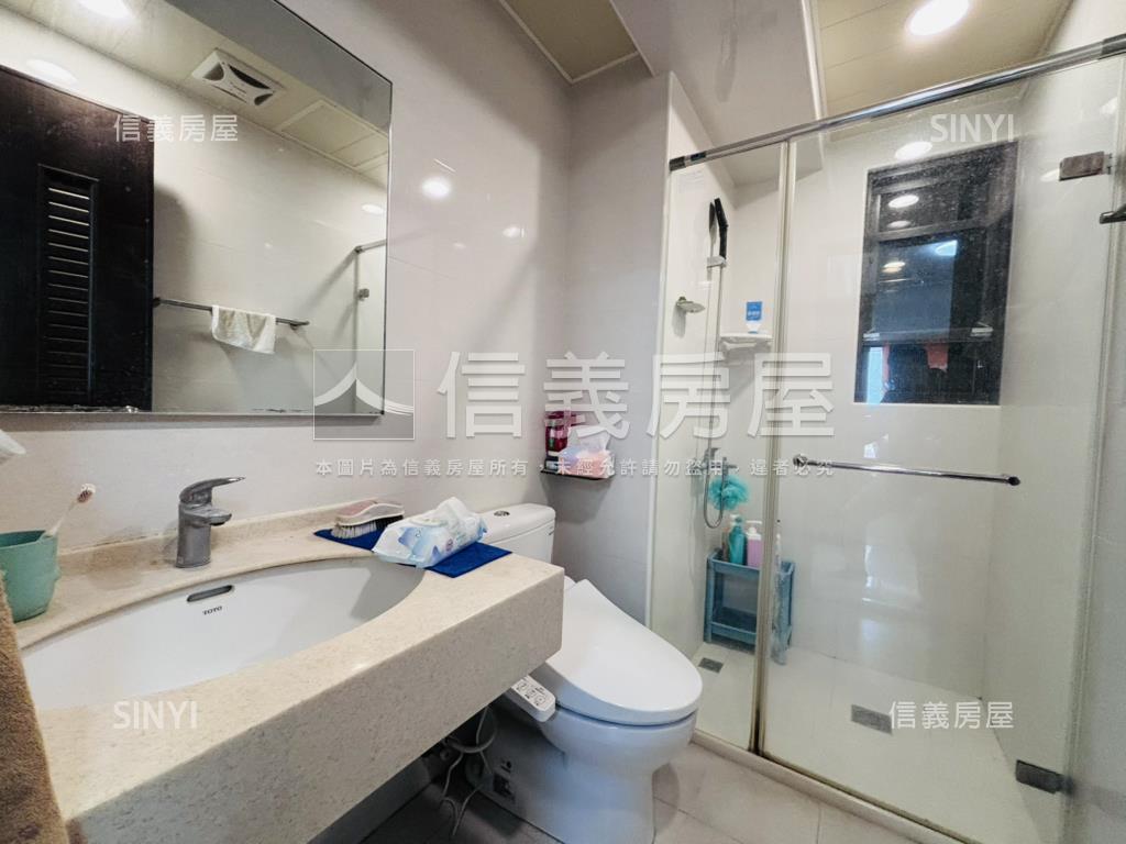 華鳳森粼高樓景觀四房平車房屋室內格局與周邊環境