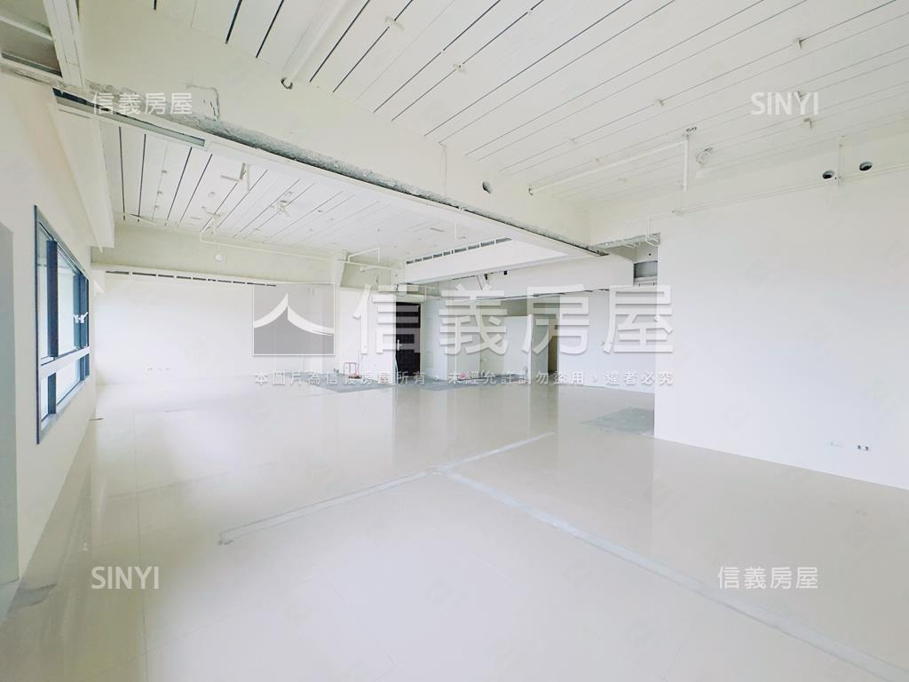 新巨蛋Ｂ棟面北毛胚。稀有房屋室內格局與周邊環境