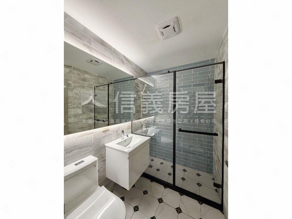 伊士曼明峰精裝方正大三房房屋室內格局與周邊環境