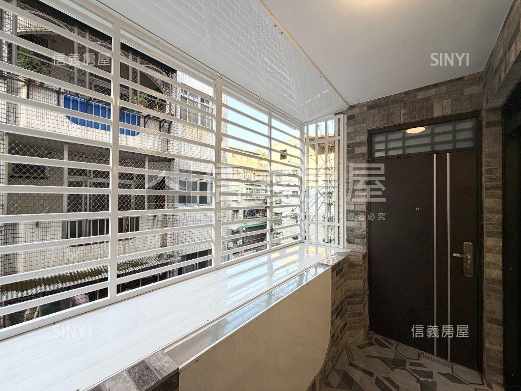 伊士曼明峰精裝方正大三房房屋室內格局與周邊環境