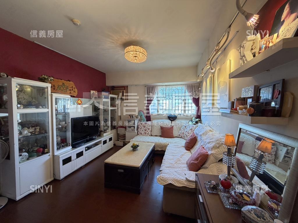 近大遠百採光高樓層有車位房屋室內格局與周邊環境