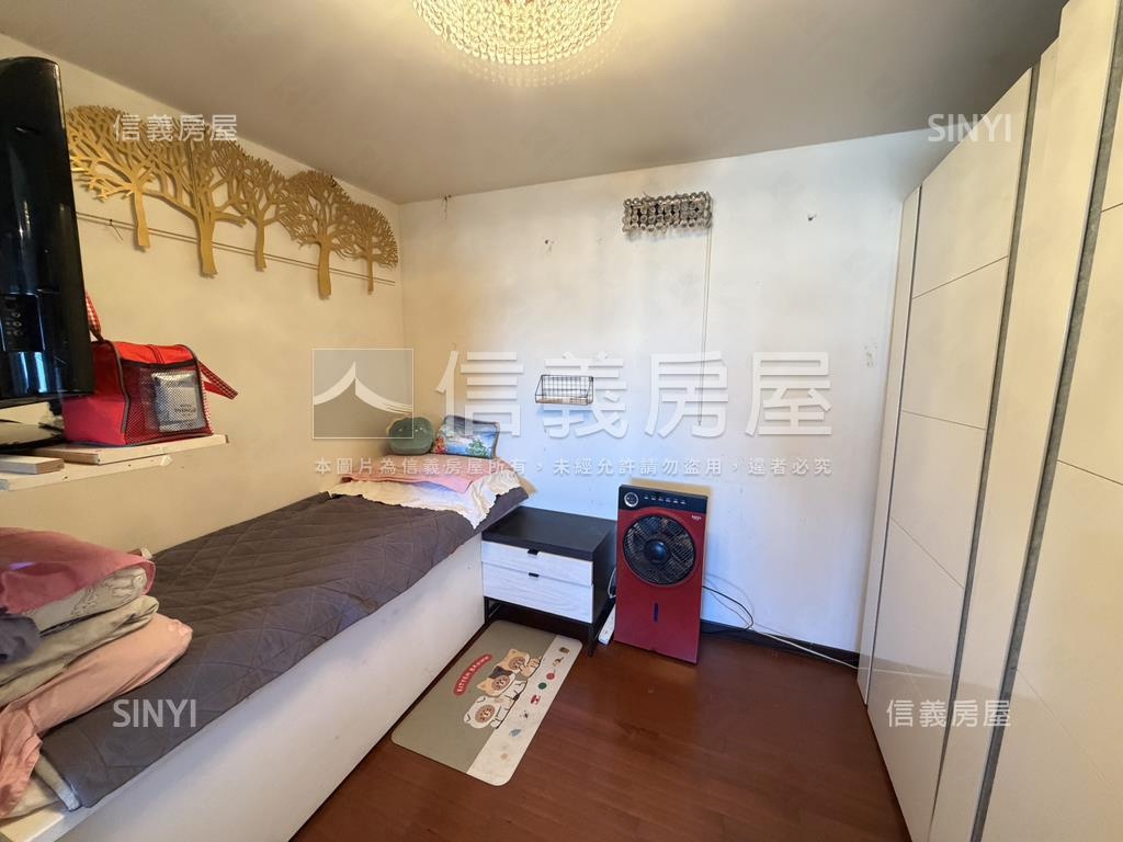 近大遠百採光高樓層有車位房屋室內格局與周邊環境