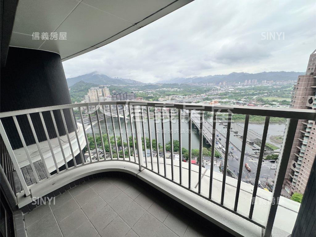 碧波白近捷運水景戶加車位房屋室內格局與周邊環境