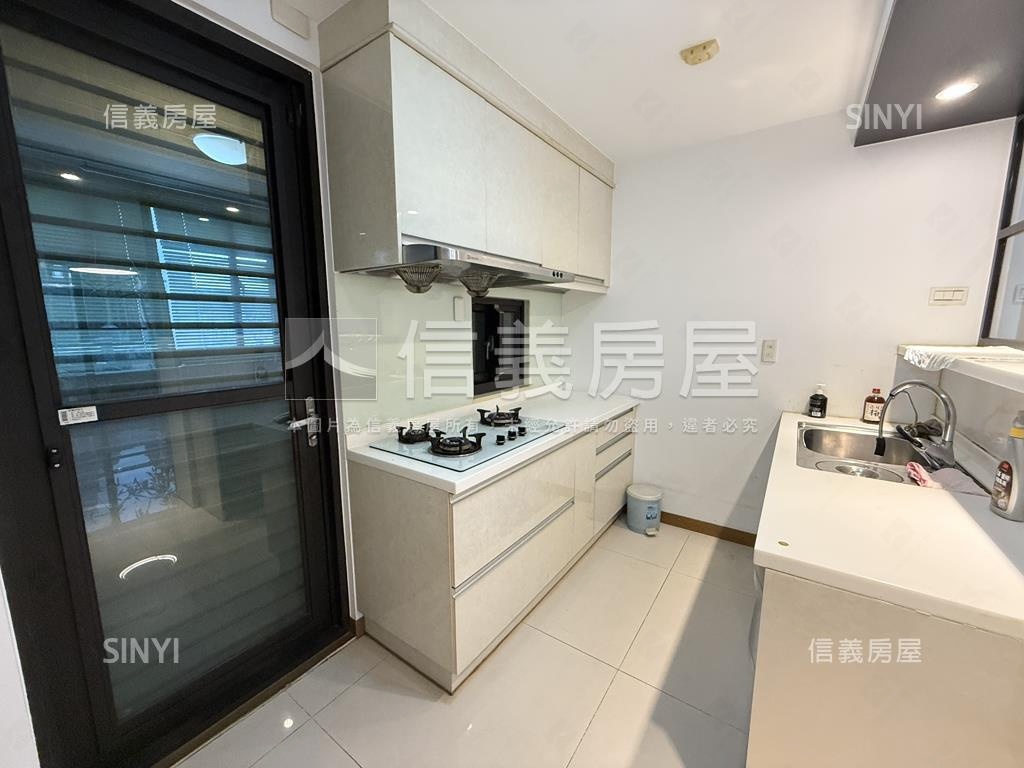 近藝文景觀樓中樓豪邸房屋室內格局與周邊環境