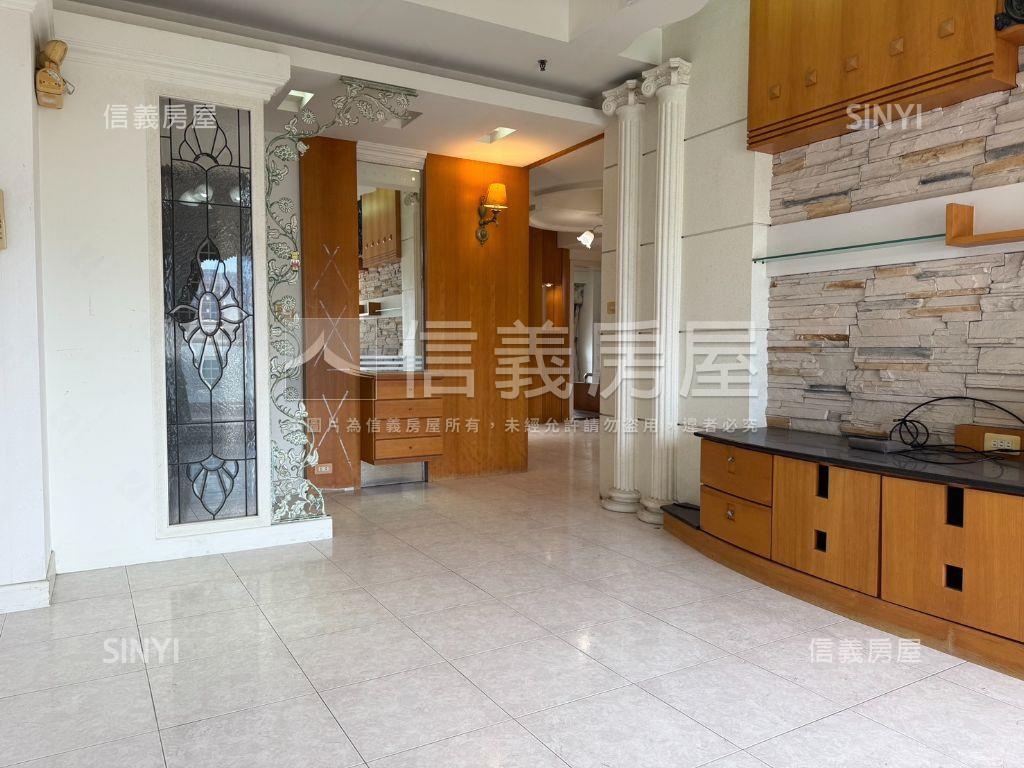 亞灣區高樓大四房三車位房屋室內格局與周邊環境