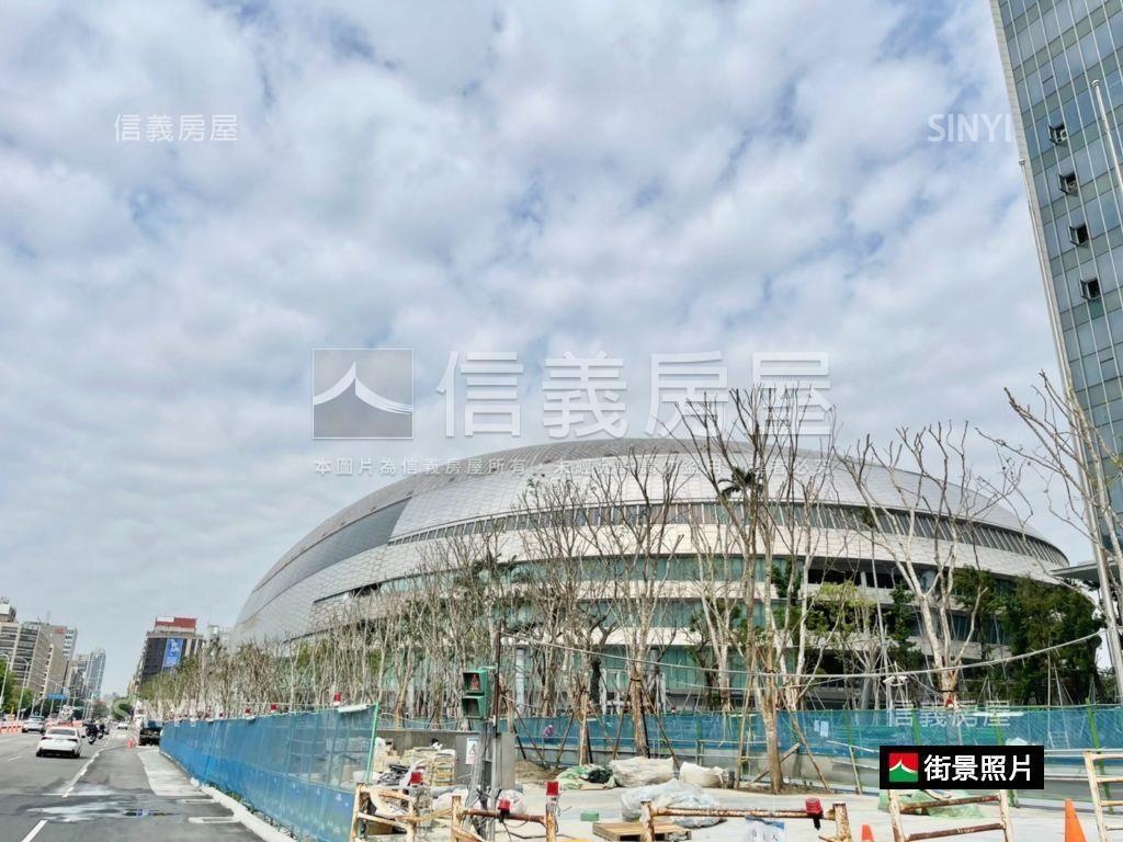 大空間。藍天高樓景觀房屋室內格局與周邊環境