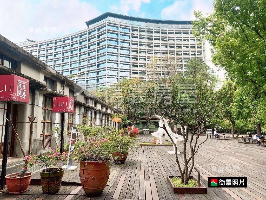 大空間。藍天高樓景觀房屋室內格局與周邊環境