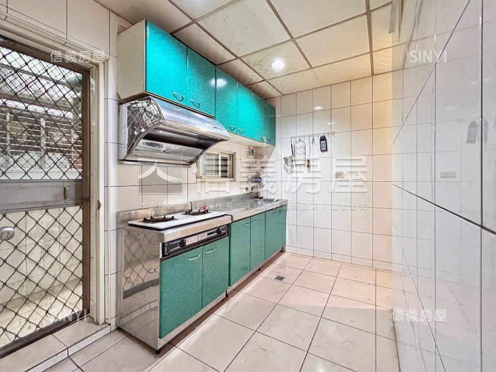 捷運丹鳳富國方正參房三樓房屋室內格局與周邊環境