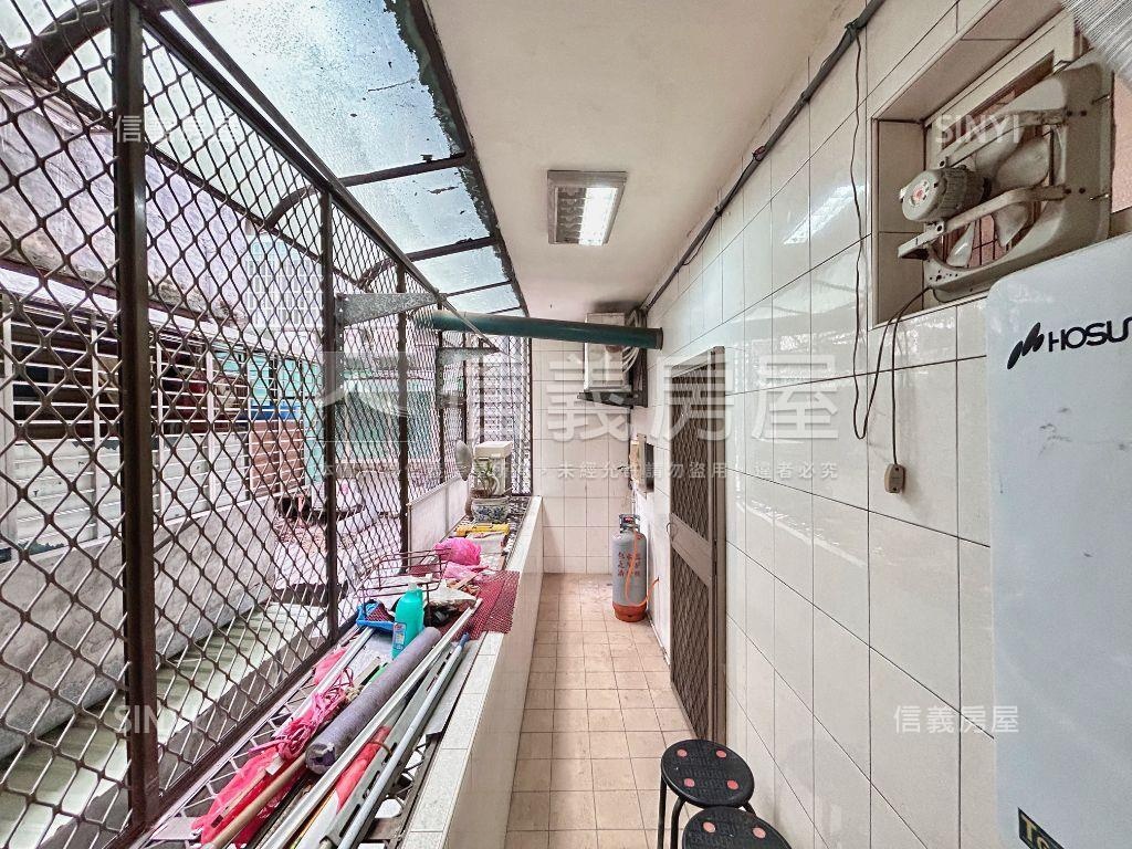 捷運丹鳳富國方正參房三樓房屋室內格局與周邊環境