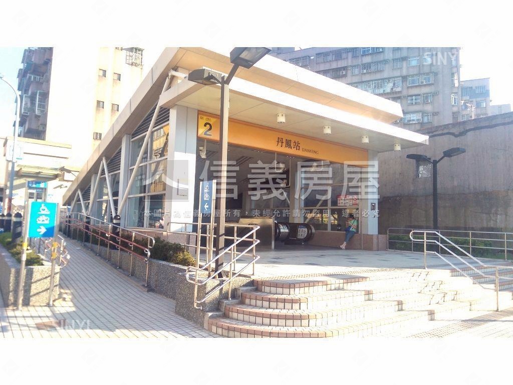 捷運丹鳳富國方正參房三樓房屋室內格局與周邊環境