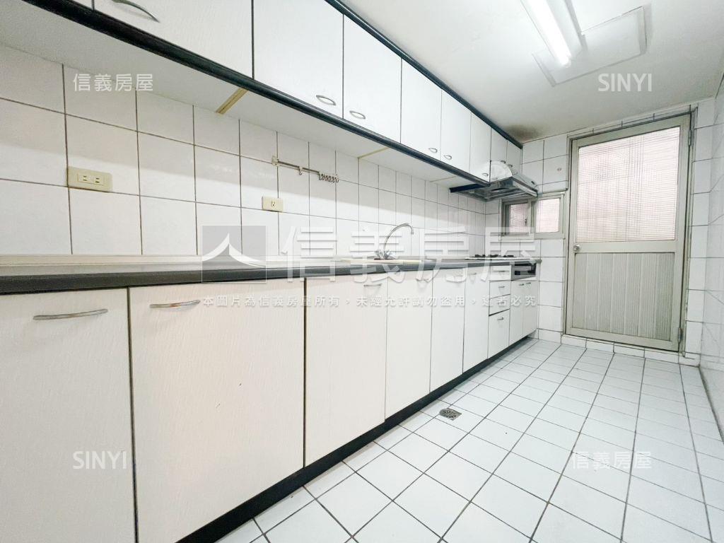 太子鎮一樓庭院大三房房屋室內格局與周邊環境