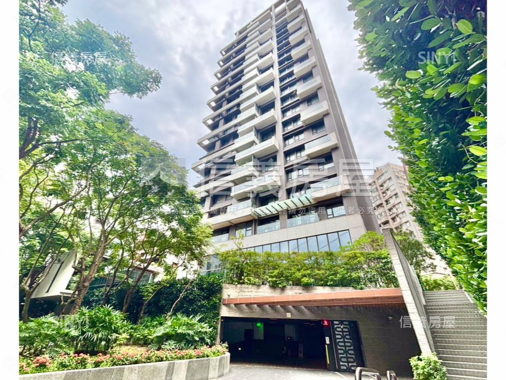 瓊樓玉宇●潤泰明峰大三房房屋室內格局與周邊環境