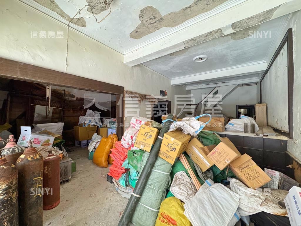 哈瑪星‧三間連棟面寬透店房屋室內格局與周邊環境