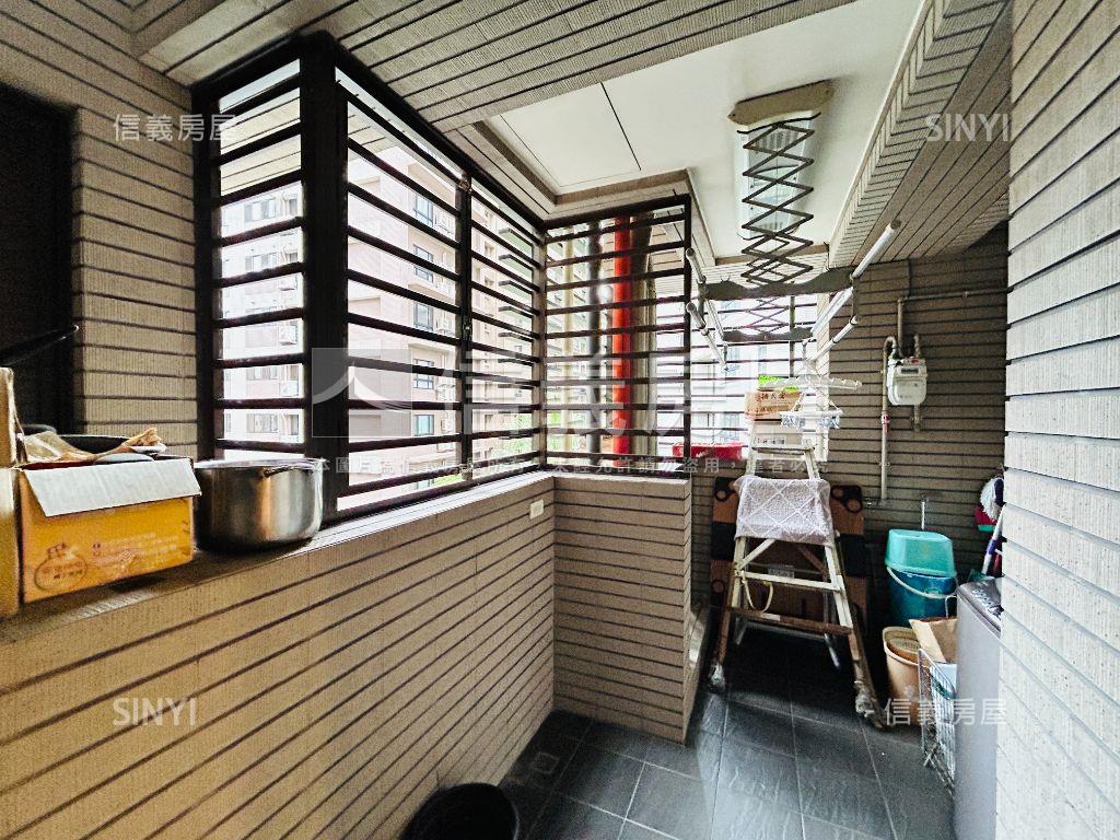 涵美裝潢美宅４房車位房屋室內格局與周邊環境