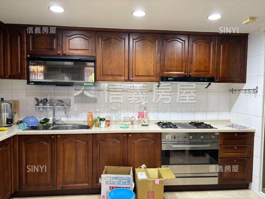 昇捷臻品遠挑美景樓中樓房屋室內格局與周邊環境
