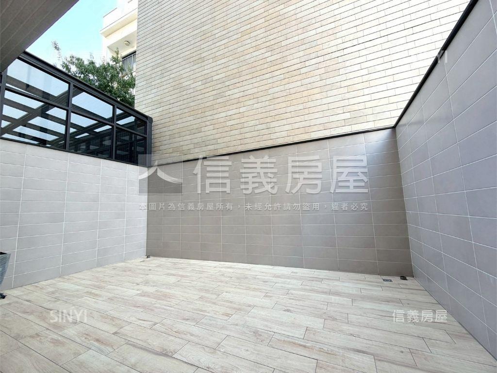 高質感低奢公園旁電梯豪邸房屋室內格局與周邊環境