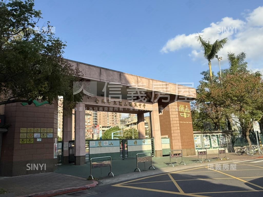 西湖捷運小家庭最愛２樓房屋室內格局與周邊環境