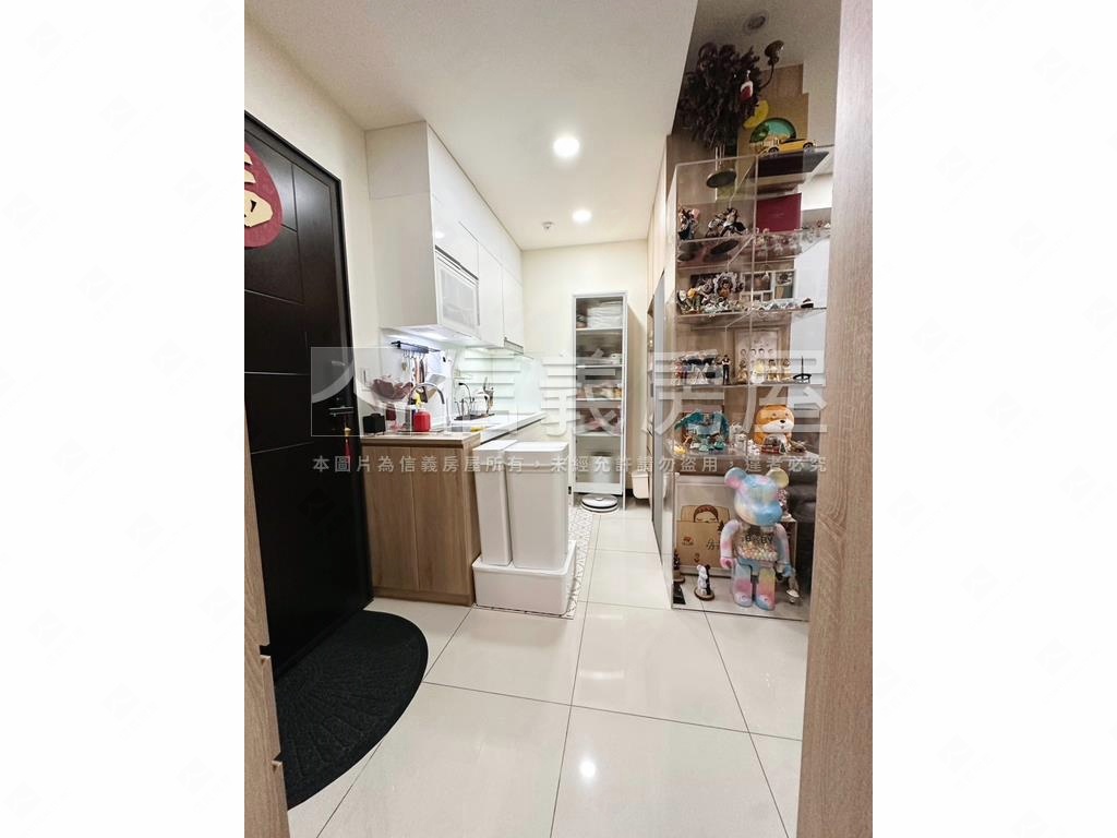 推！南屯朝南綠蔭兩房平車房屋室內格局與周邊環境
