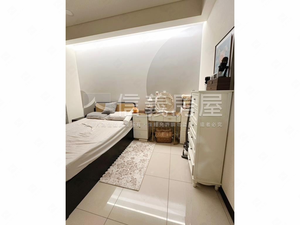推！南屯朝南綠蔭兩房平車房屋室內格局與周邊環境