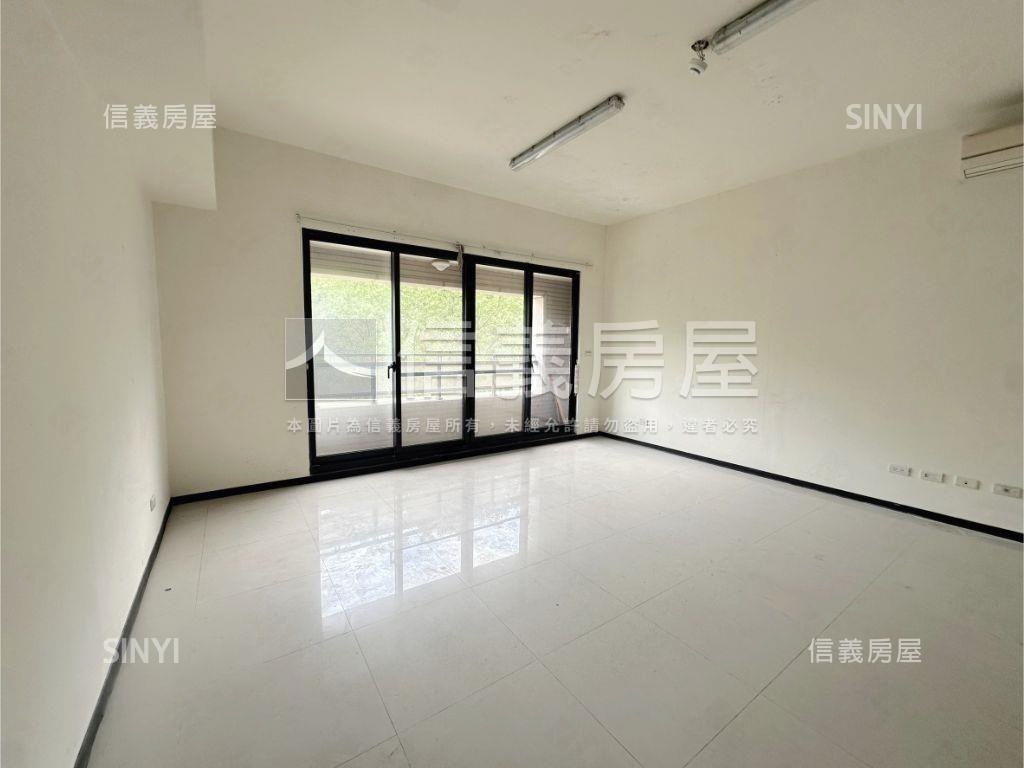 竹北高鐵ＩＰＡＲＫ金店面房屋室內格局與周邊環境