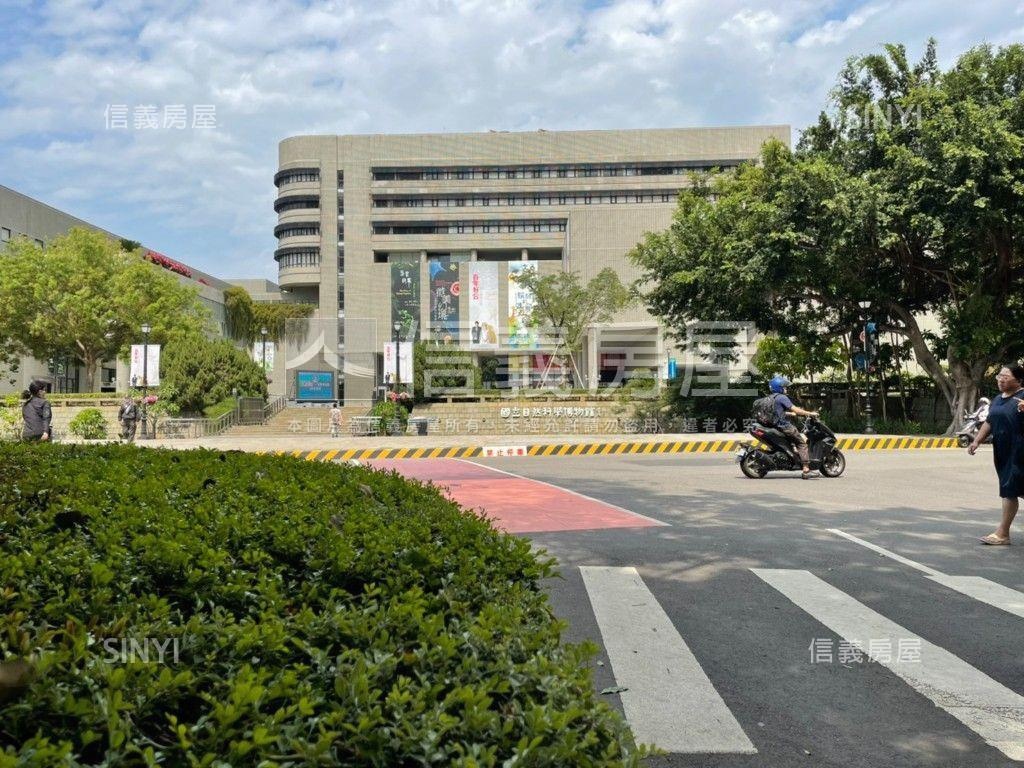 西區中高樓層☆陽台套房房屋室內格局與周邊環境