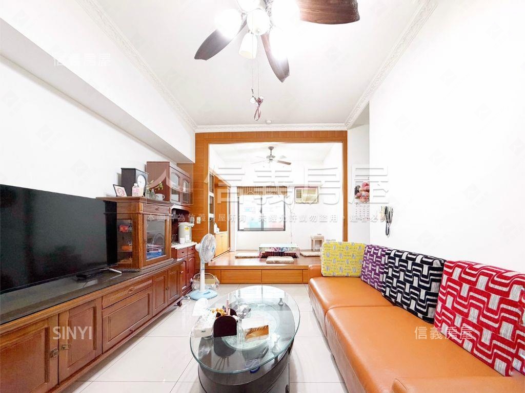 左營精選裝潢三房平車房屋室內格局與周邊環境