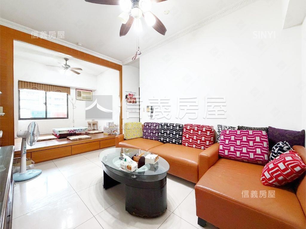 左營精選裝潢三房平車房屋室內格局與周邊環境