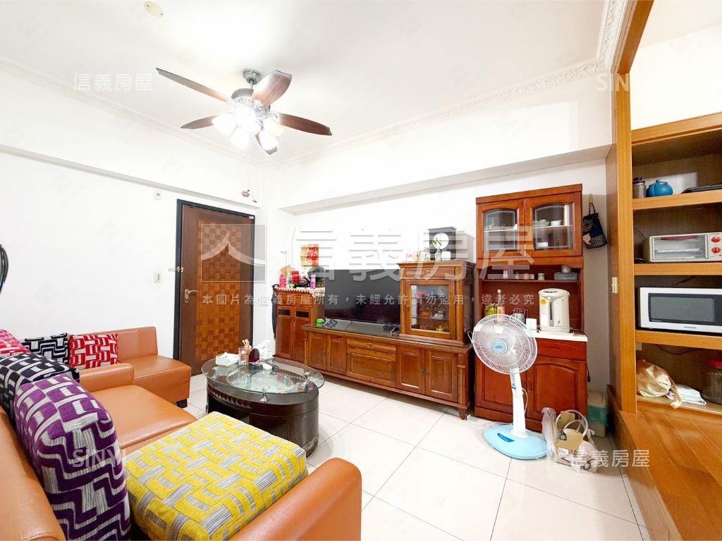 左營精選裝潢三房平車房屋室內格局與周邊環境