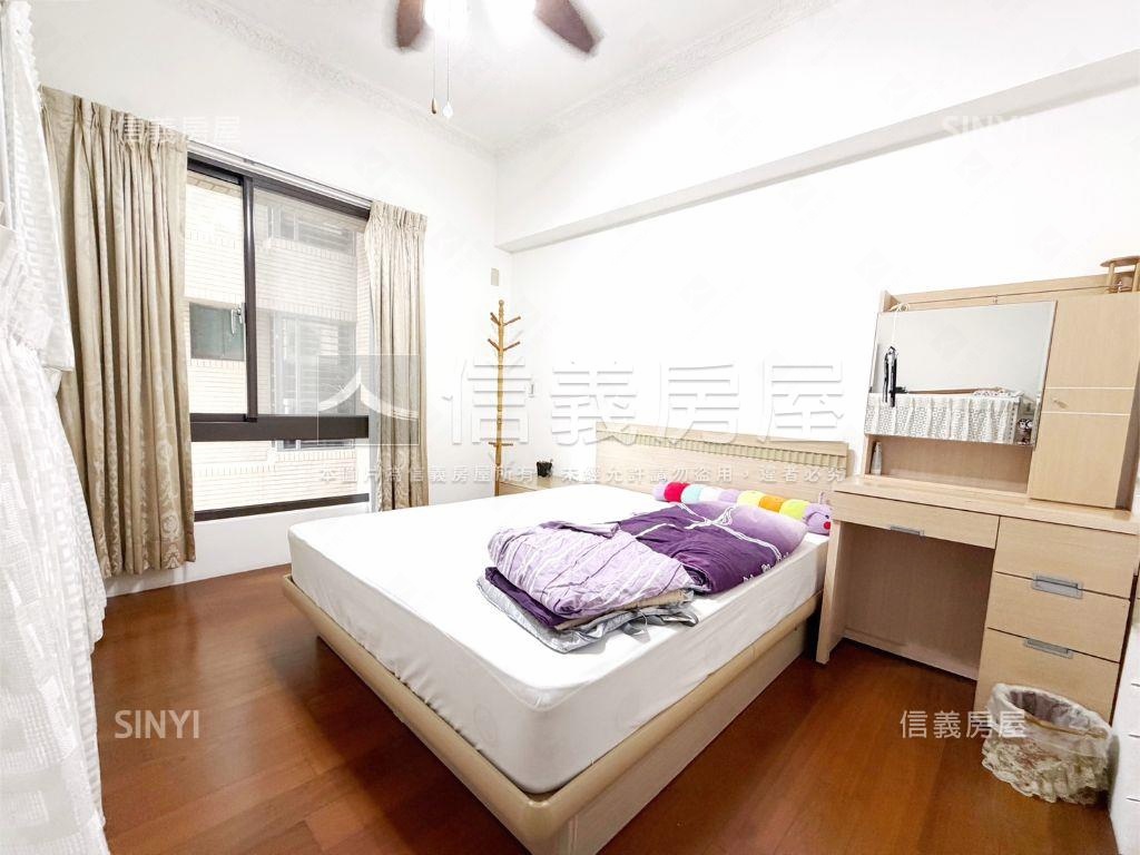 左營精選裝潢三房平車房屋室內格局與周邊環境