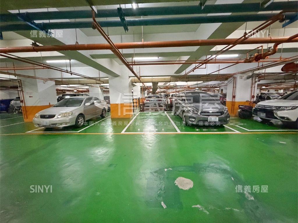 左營精選裝潢三房平車房屋室內格局與周邊環境