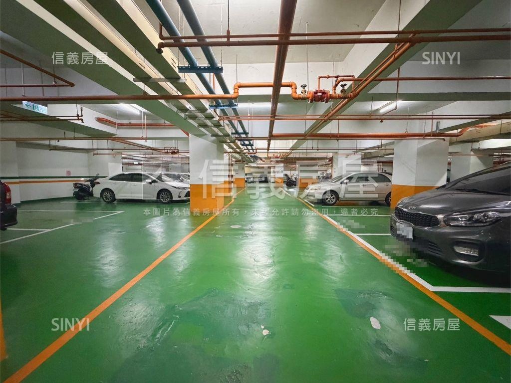 左營精選裝潢三房平車房屋室內格局與周邊環境