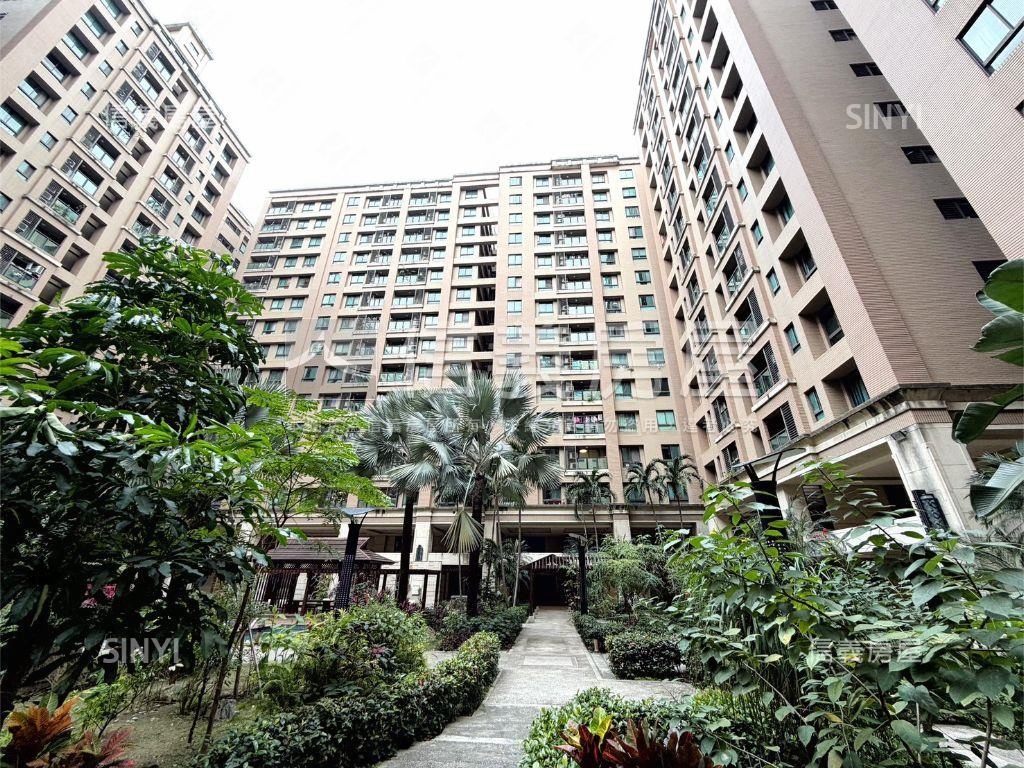 左營精選裝潢三房平車房屋室內格局與周邊環境