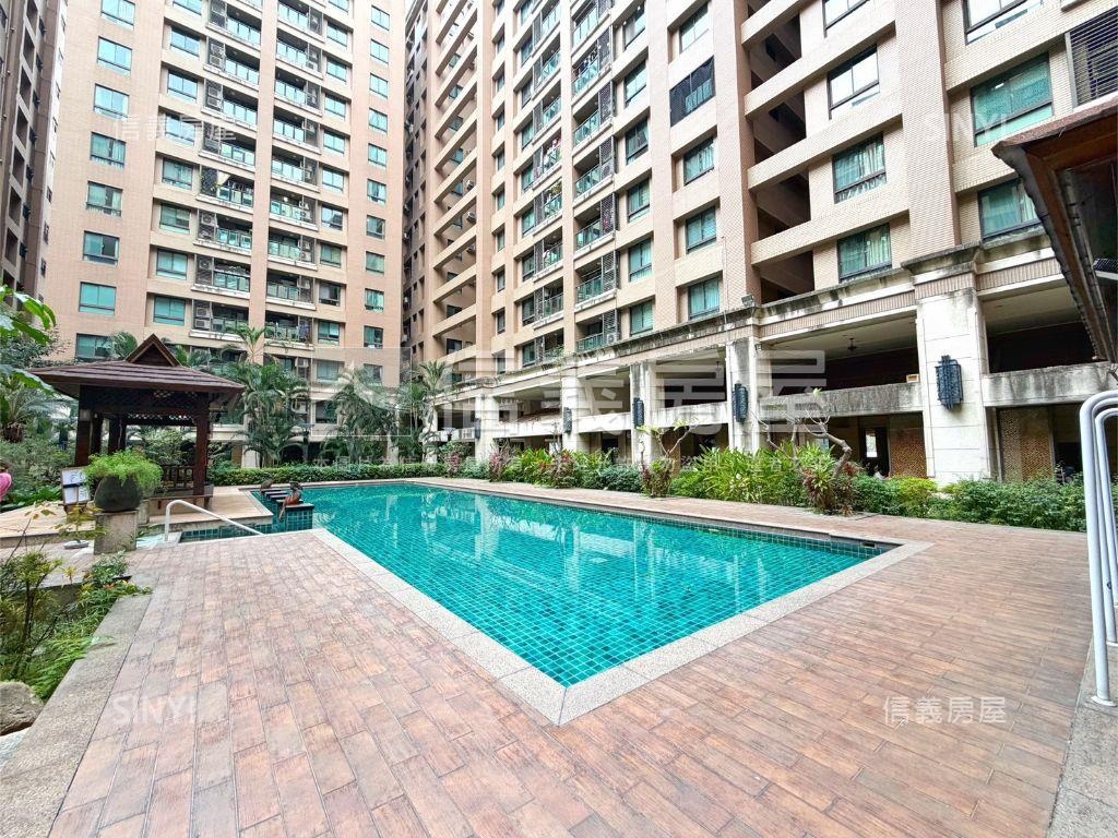 左營精選裝潢三房平車房屋室內格局與周邊環境