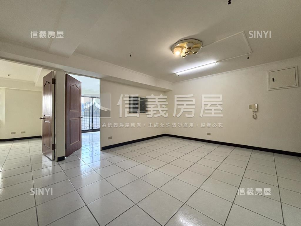 綠堤景觀四房車位房屋室內格局與周邊環境