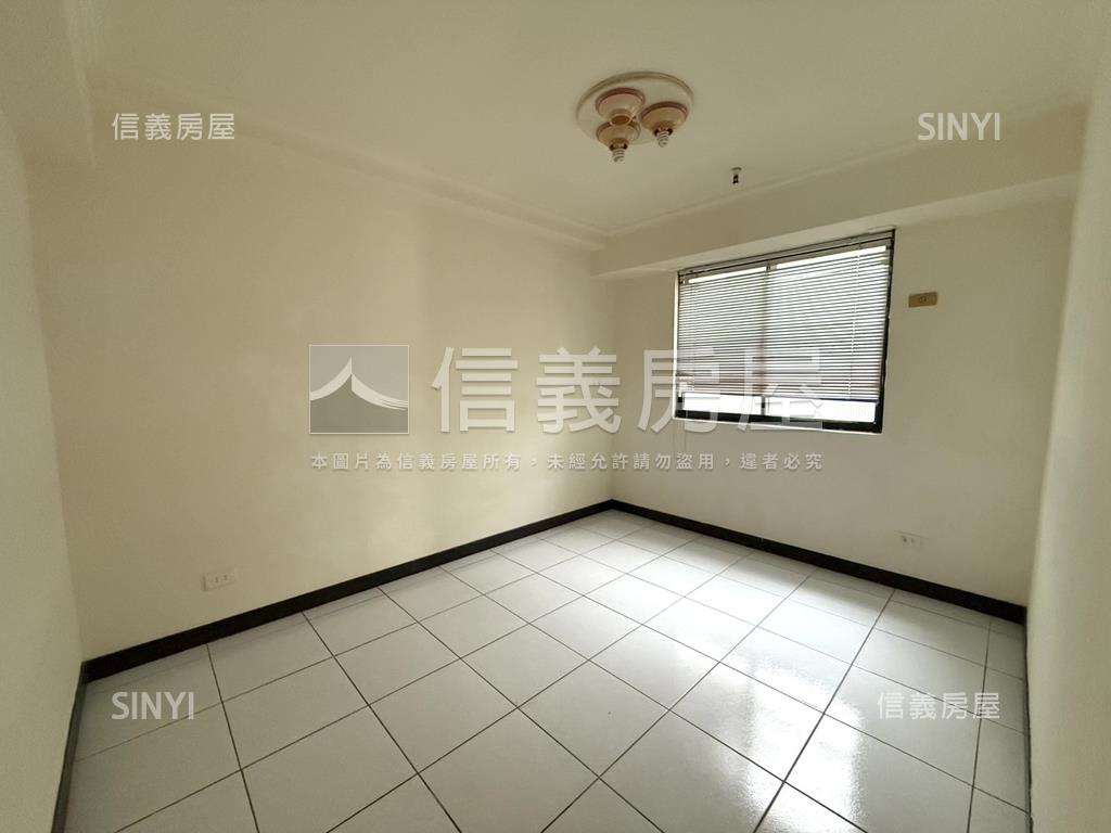 綠堤景觀四房車位房屋室內格局與周邊環境