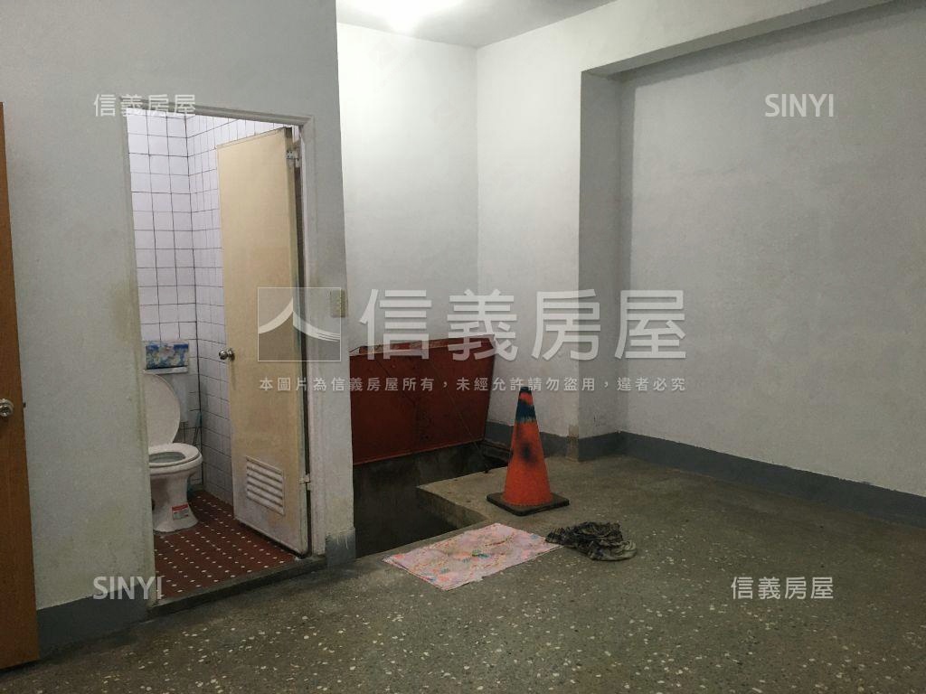 三角窗一樓店辦房屋室內格局與周邊環境