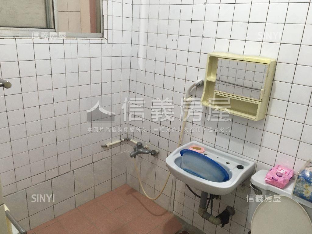 三角窗一樓店辦房屋室內格局與周邊環境