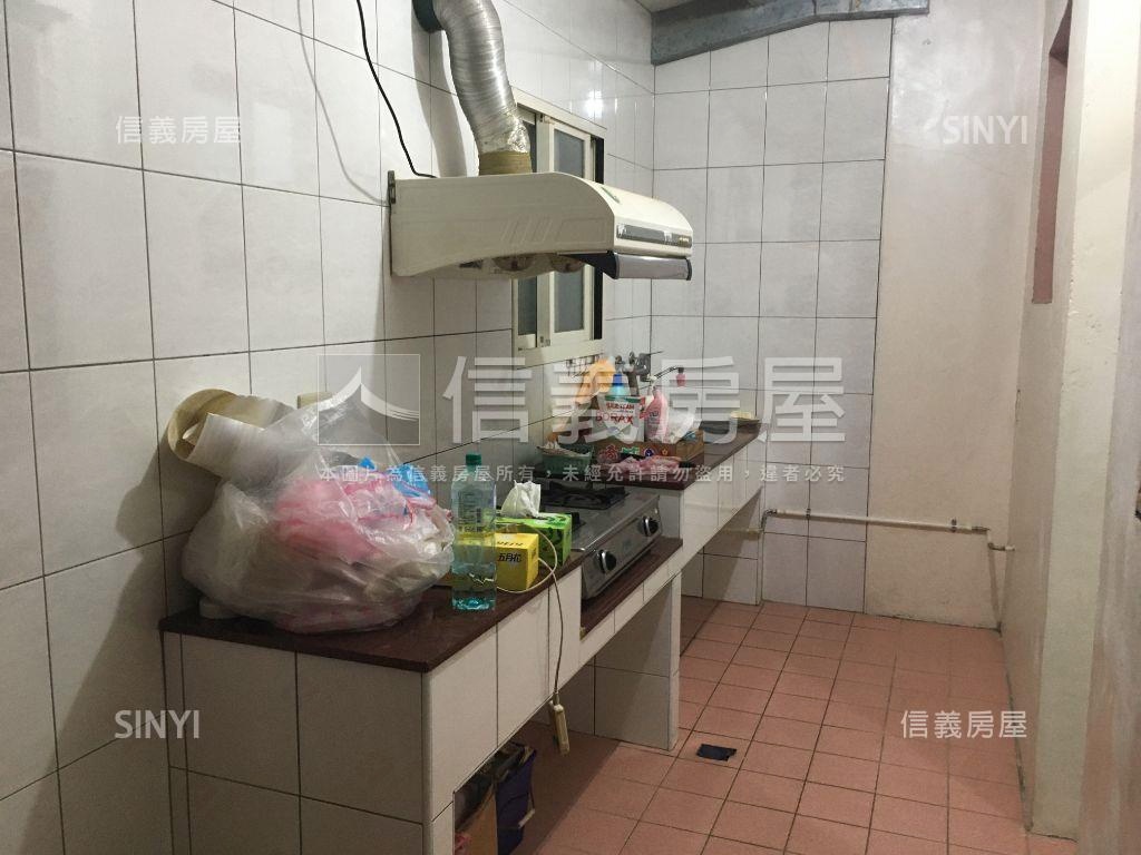 三角窗一樓店辦房屋室內格局與周邊環境