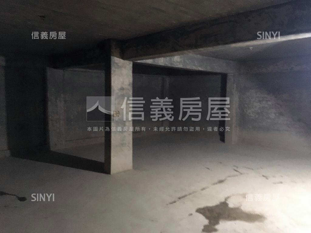 三角窗一樓店辦房屋室內格局與周邊環境