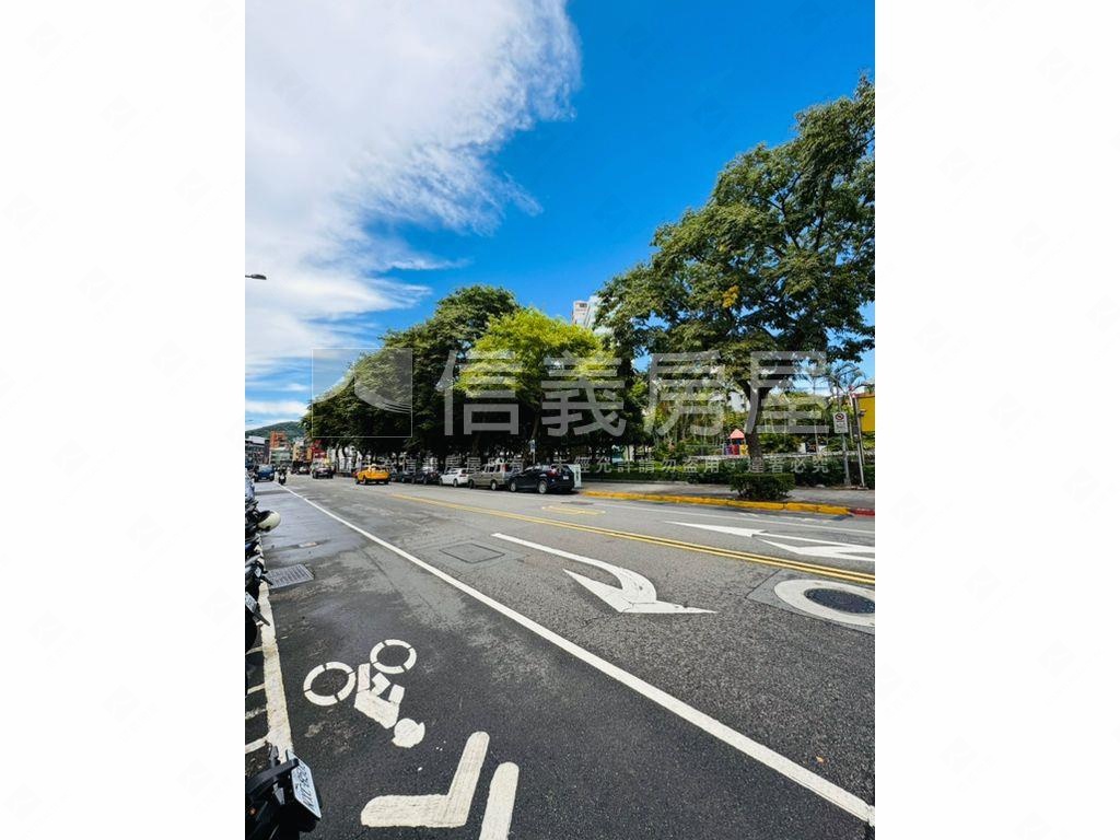 近捷運板南線公寓３樓房屋室內格局與周邊環境