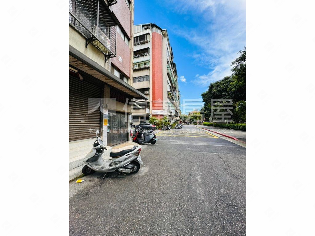 近捷運板南線公寓３樓房屋室內格局與周邊環境