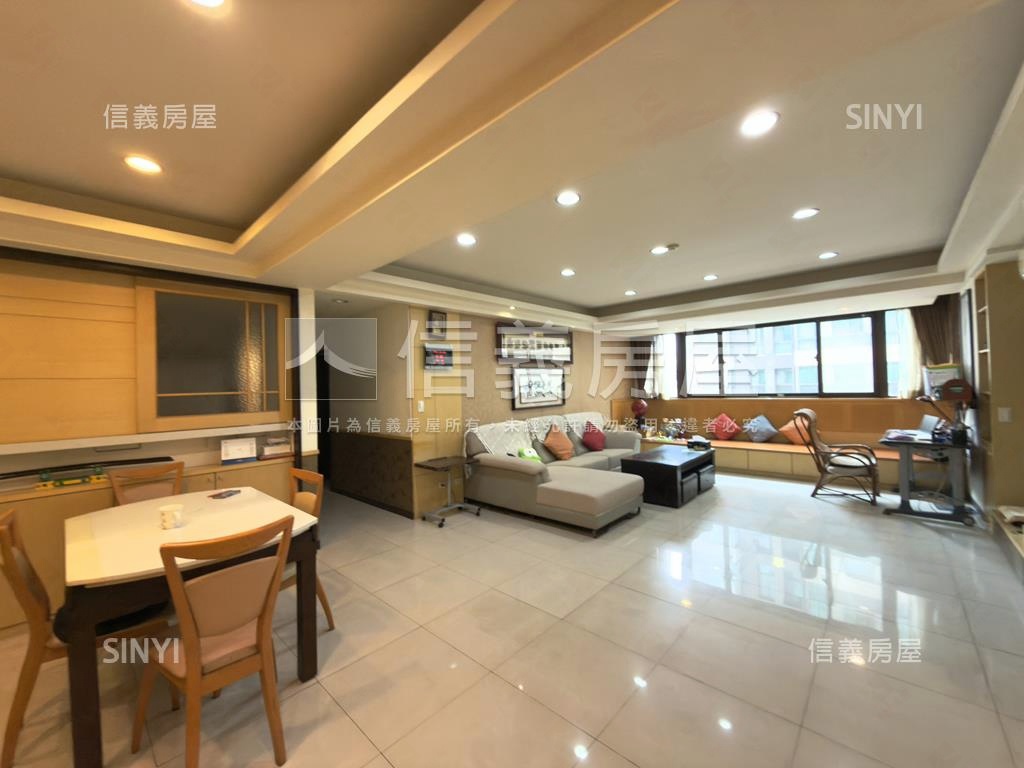 藝樹年鑑四房車位屋況佳房屋室內格局與周邊環境