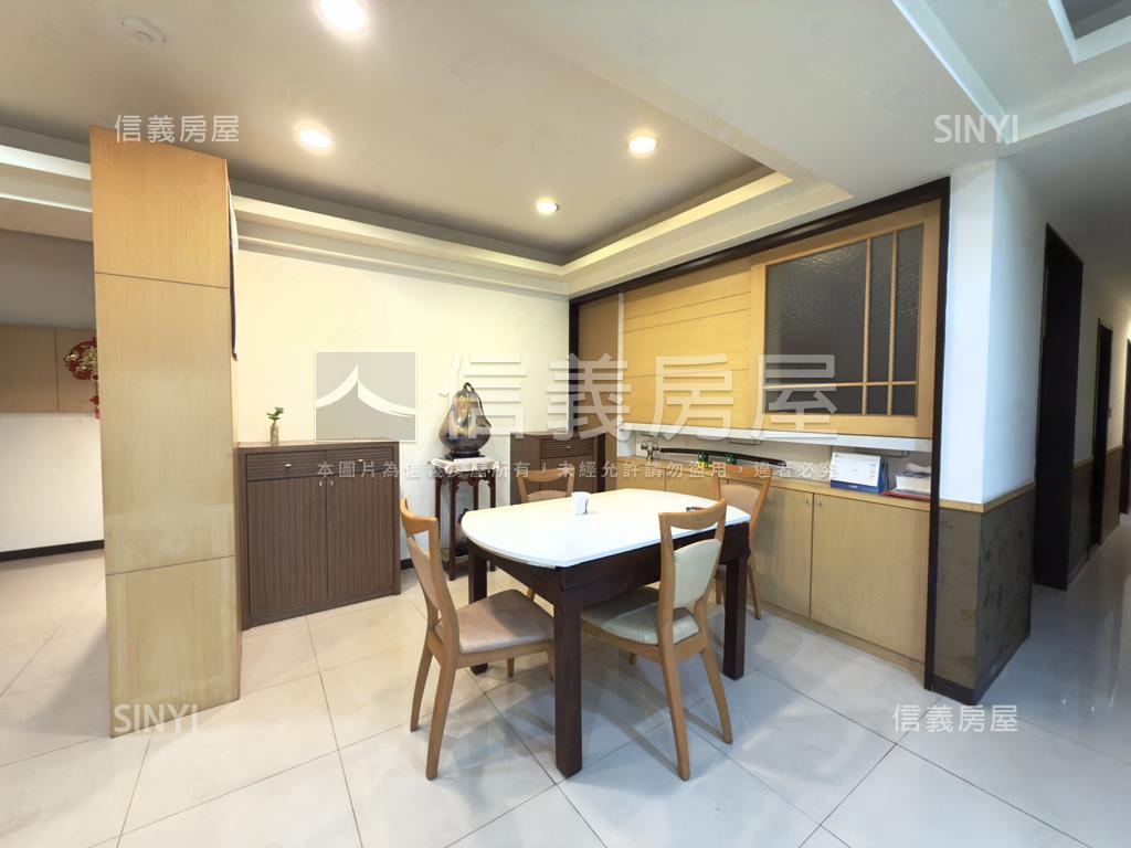 藝樹年鑑四房車位屋況佳房屋室內格局與周邊環境